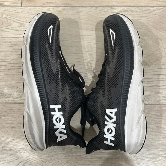 Hoka Women’s Clifton 9 Black and White Athletic Shoes - Picture 3 of 7